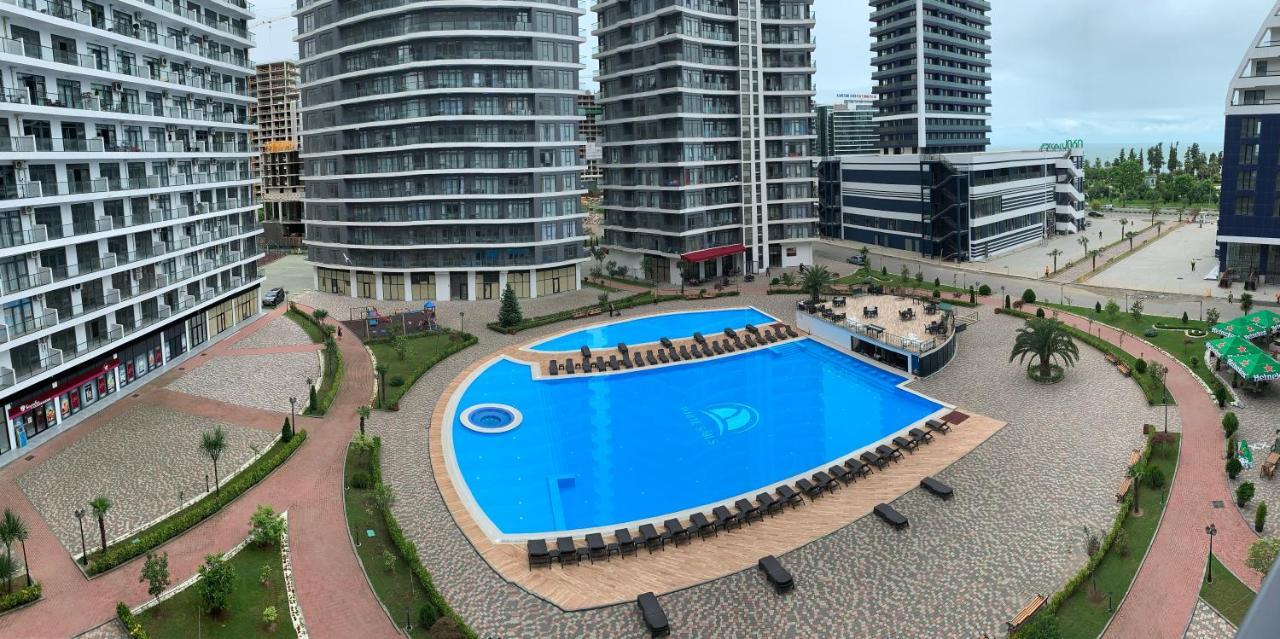 White Sails Apartment Батуми Экстерьер фото