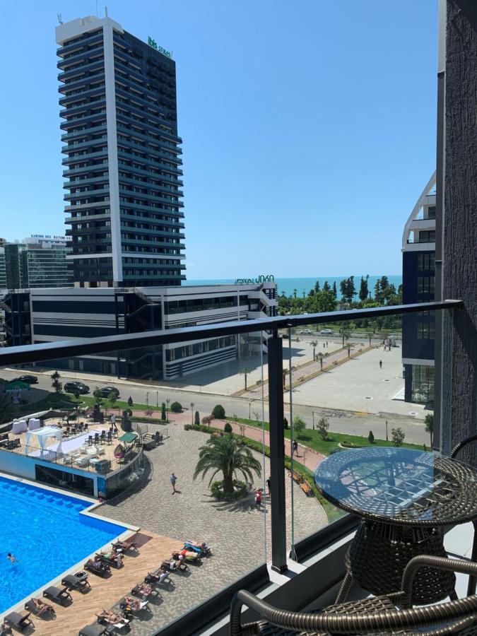 White Sails Apartment Батуми Экстерьер фото
