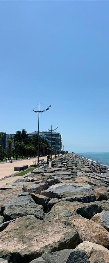 White Sails Apartment Батуми Экстерьер фото